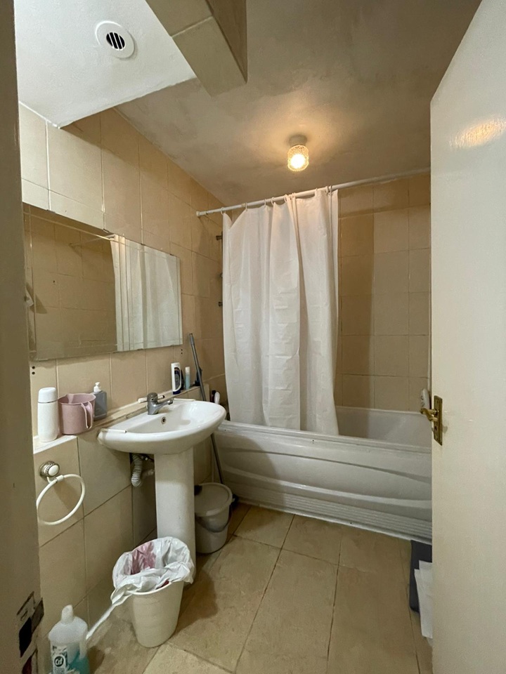 Additional image 4 of Room in a Shared Flat, The Colonnades, W2, N1 7GU