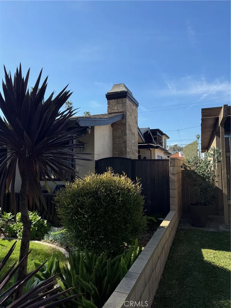 Additional image 70 of 707 12th St, Huntington Beach, CA 92648