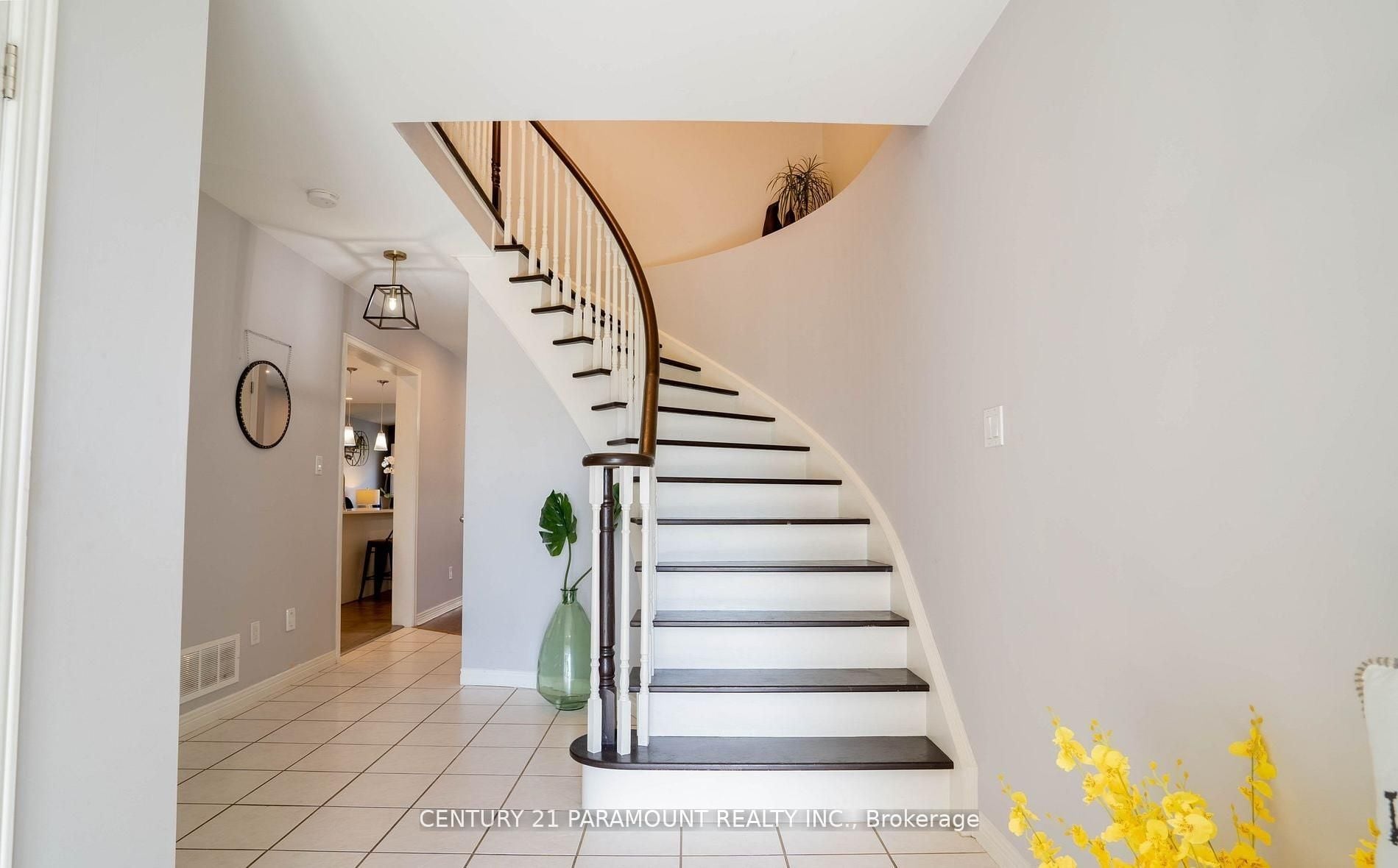 100 Fieldcrest Avenue, Clarington, ON, L1E 2Y9 photo 2