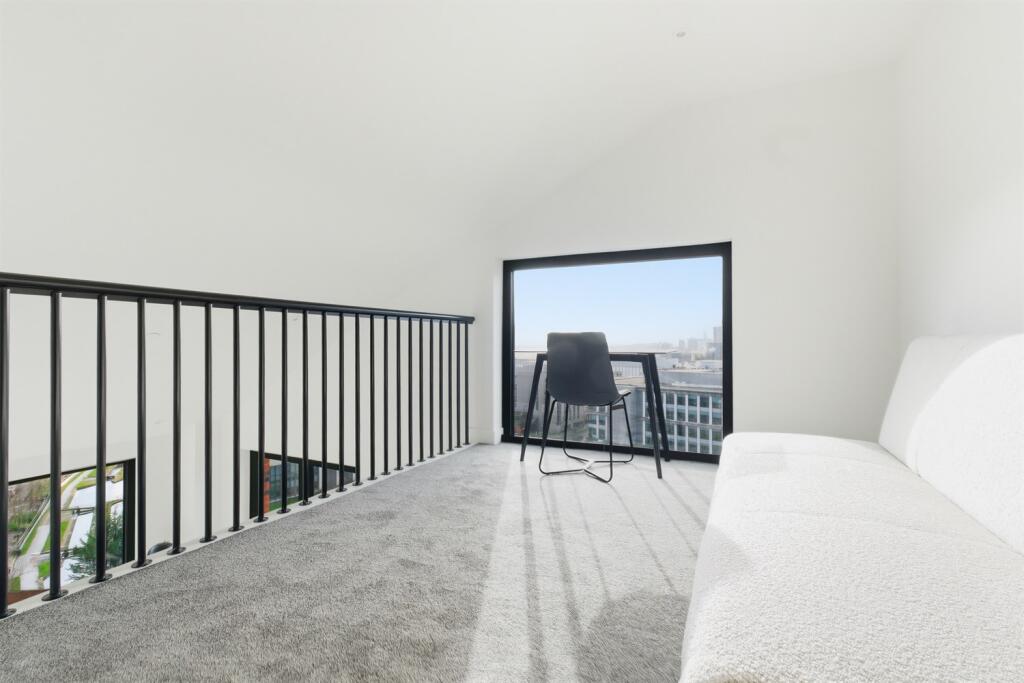 Additional image 7 of Belmont Wharf, Glasswater Locks, B4