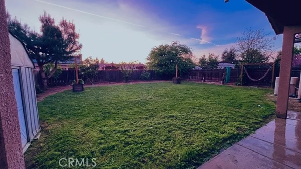 2403 N Crowe St, Visalia, CA 93291