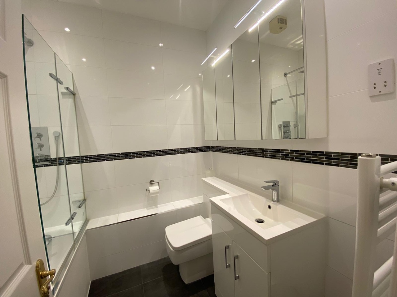 Additional image 6 of 2 Bed Flat, Royal Belgrave House, SW1V, N1 7GU