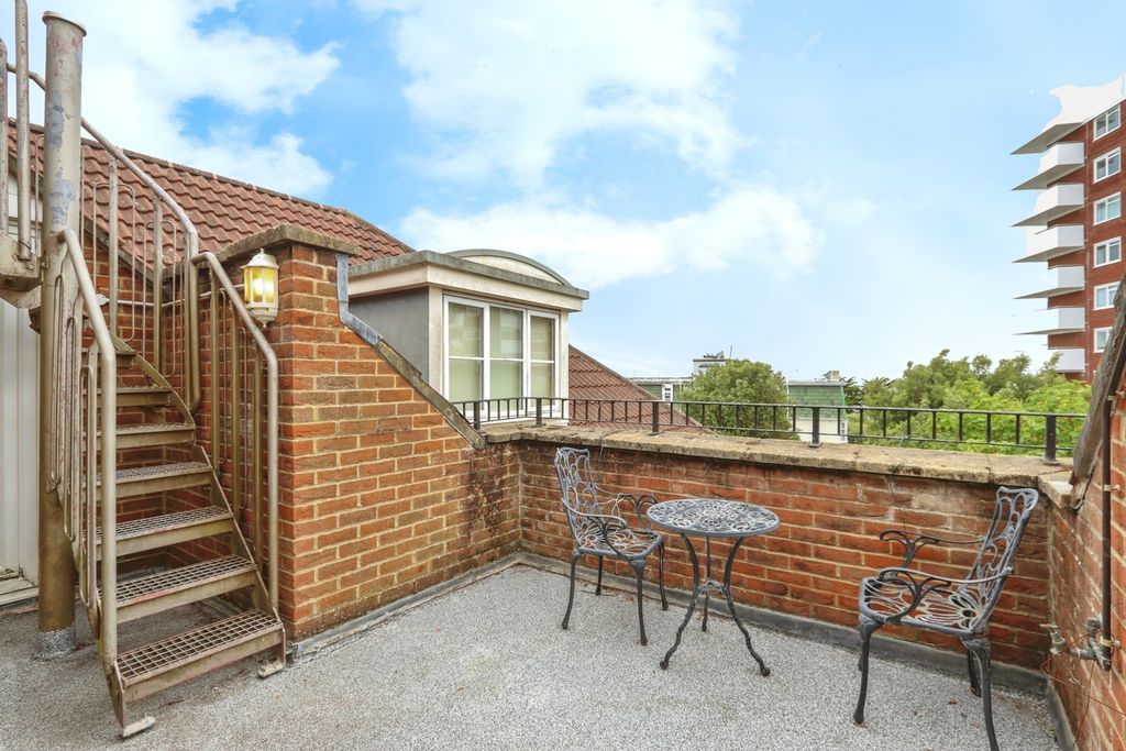 Additional image 9 of 4 bed flat for saleGrove Road, Bournemouth, Dorset BH1