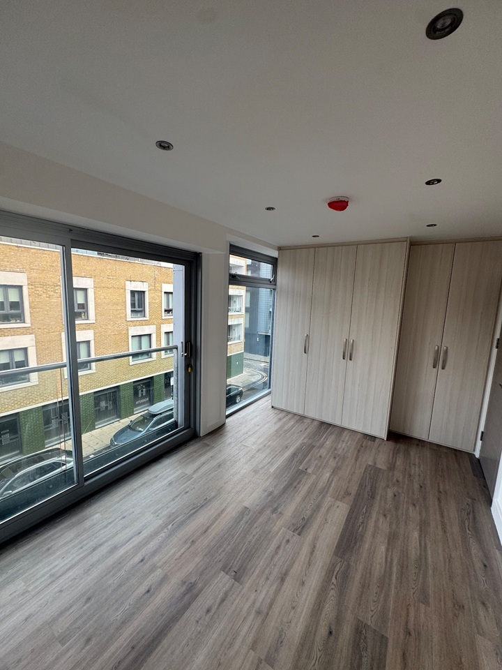 Additional image 4 of 3 Bed Flat, London, N1, N1 7GU