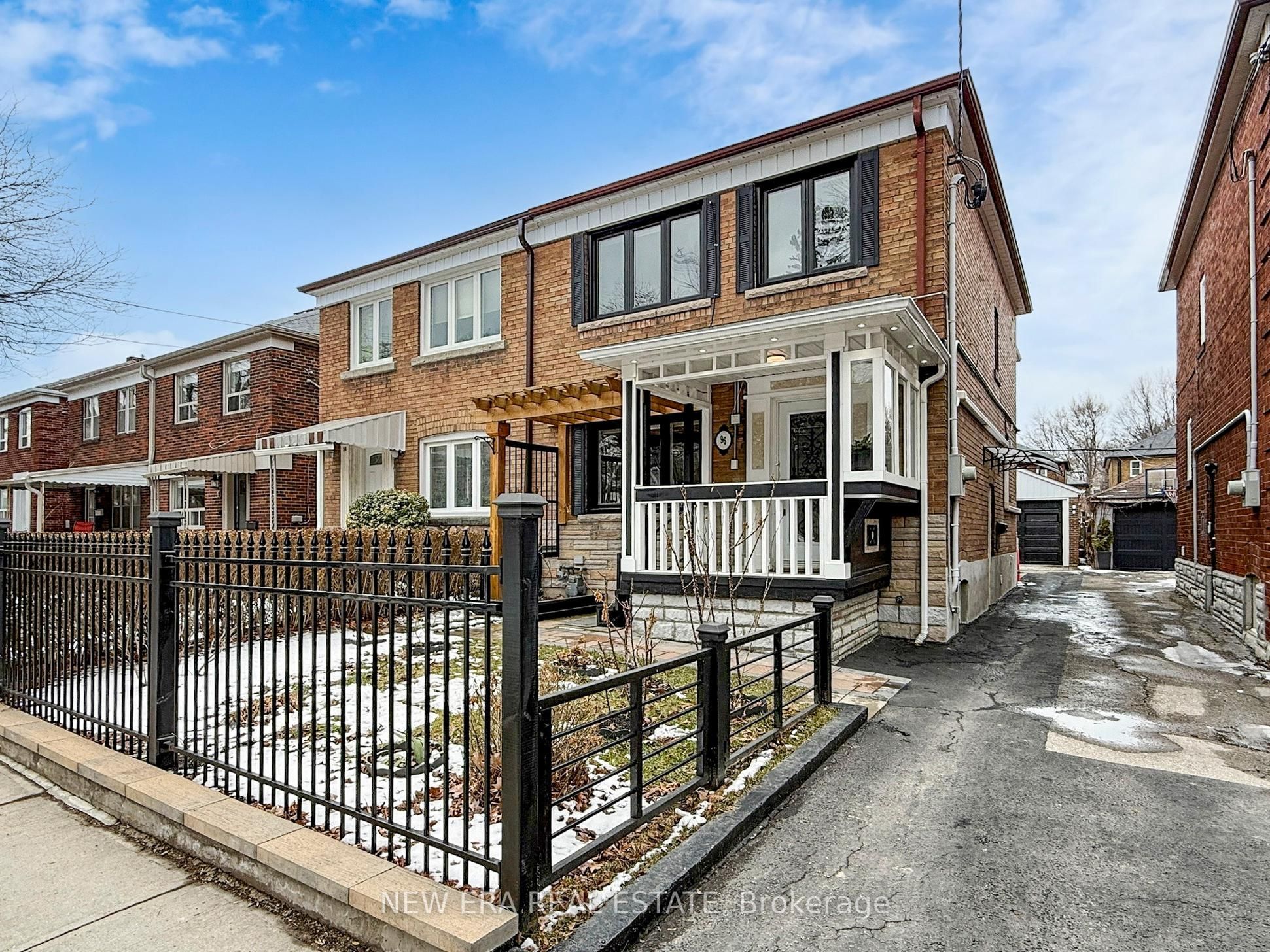 96 Highfield Road, Toronto, ON, M4L 2V1