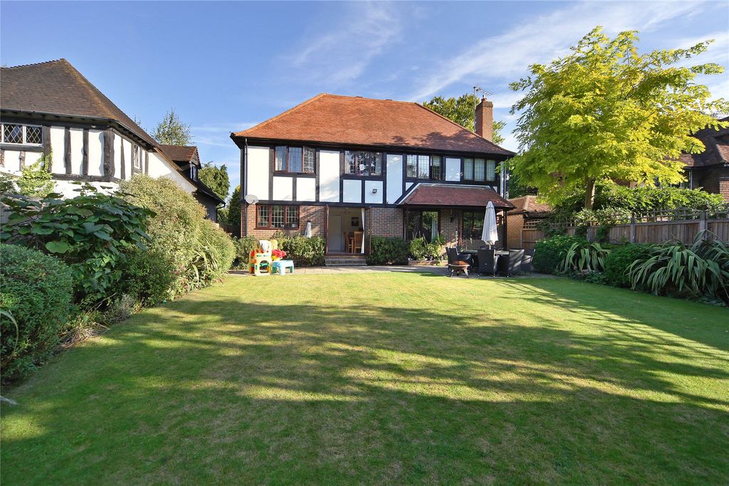 5 bed detached house for saleOatlands Drive, Weybridge, Surrey KT13