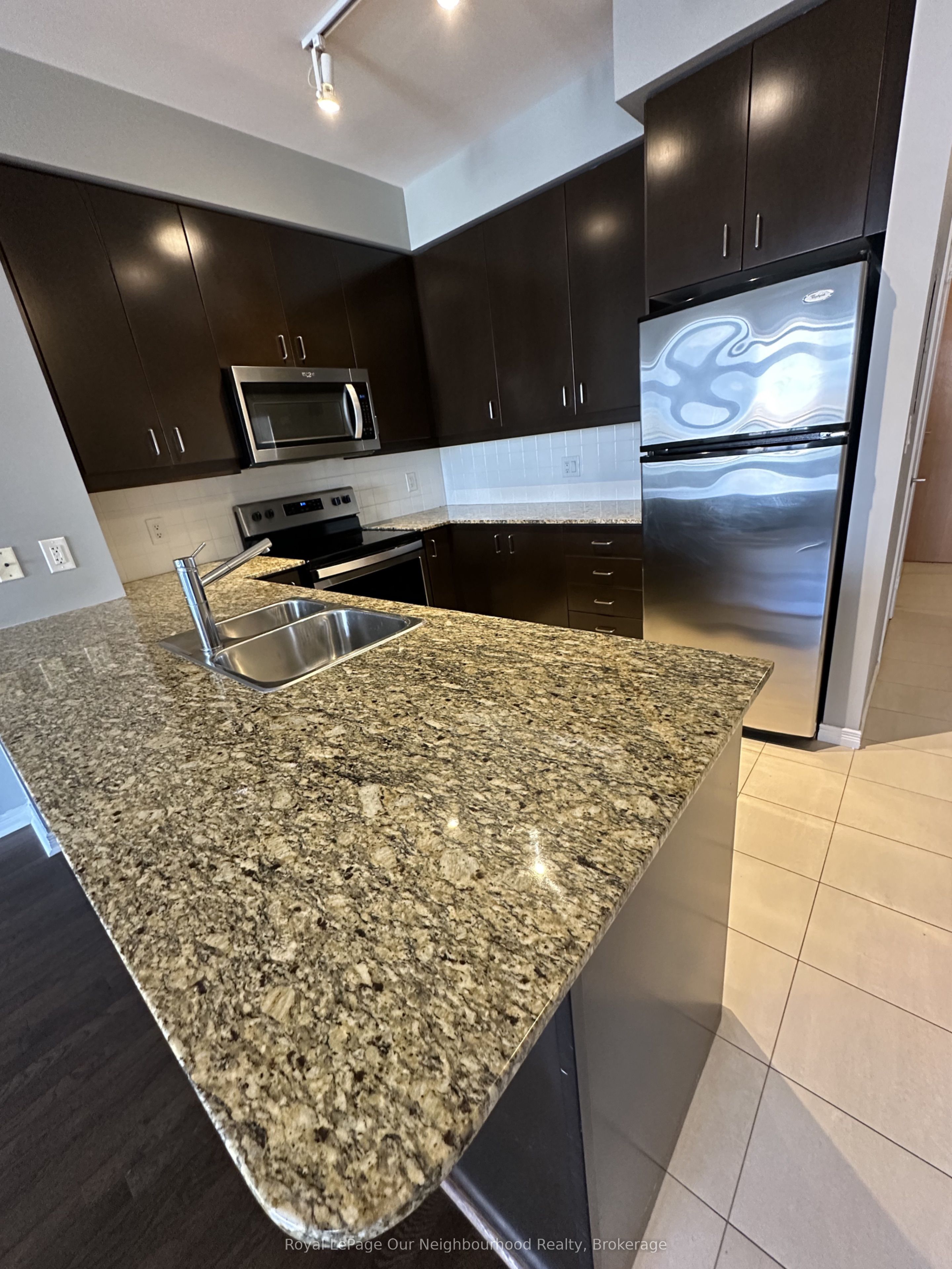 Additional image 4 of 806-736 Spadina Avenue, Toronto, ON, M5S 2J6