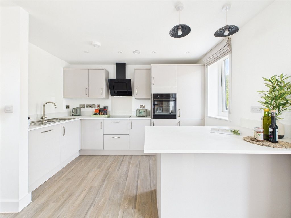 Additional image 7 of 3 bed flat for saleAtlantic Road South, Weston-Super-Mare, North Somerset BS23