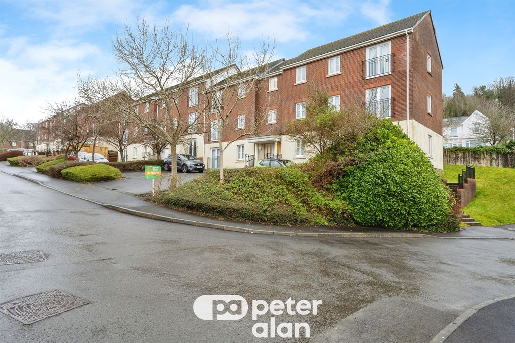2 bed flat for saleGeraint Jeremiah Close, Neath SA11 photo 2