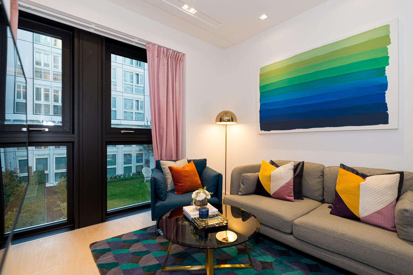 Studio Flat, Portugal Street, WC2A, N1 7GU