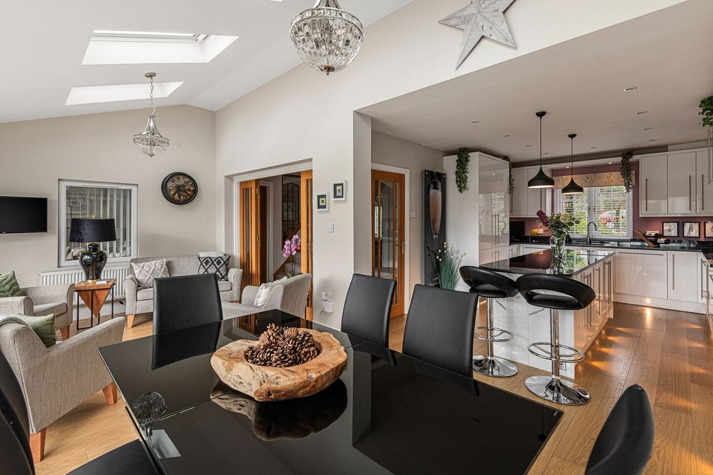 Additional image 4 of 4 bed detached house for saleThorpe Road, Peterborough PE3