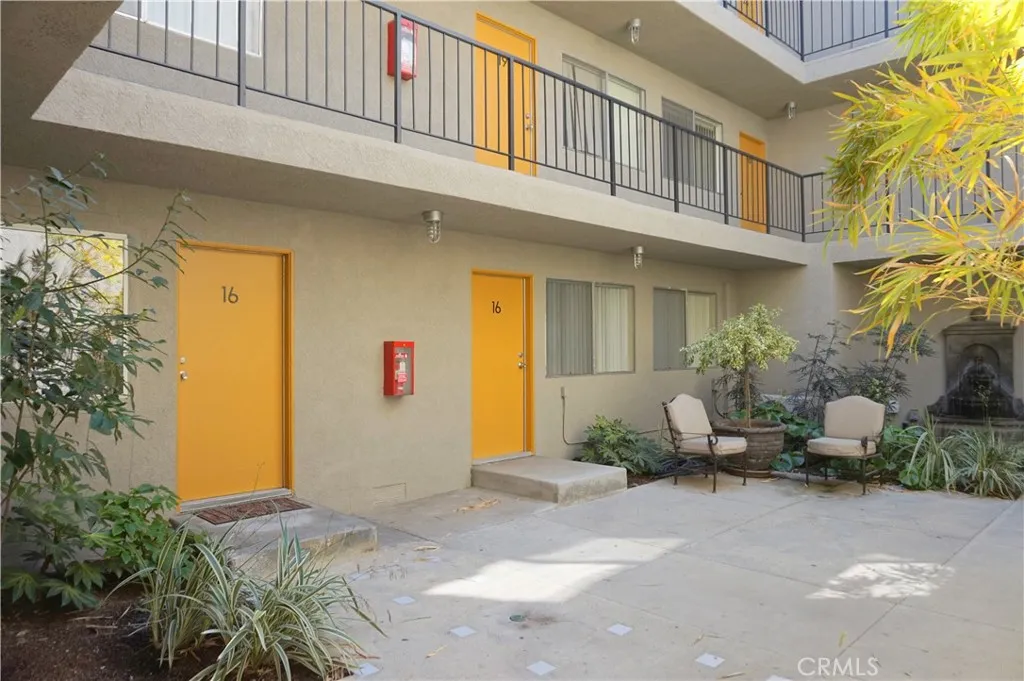 11441 Oxnard St Unit 6, North Hollywood, CA 91606