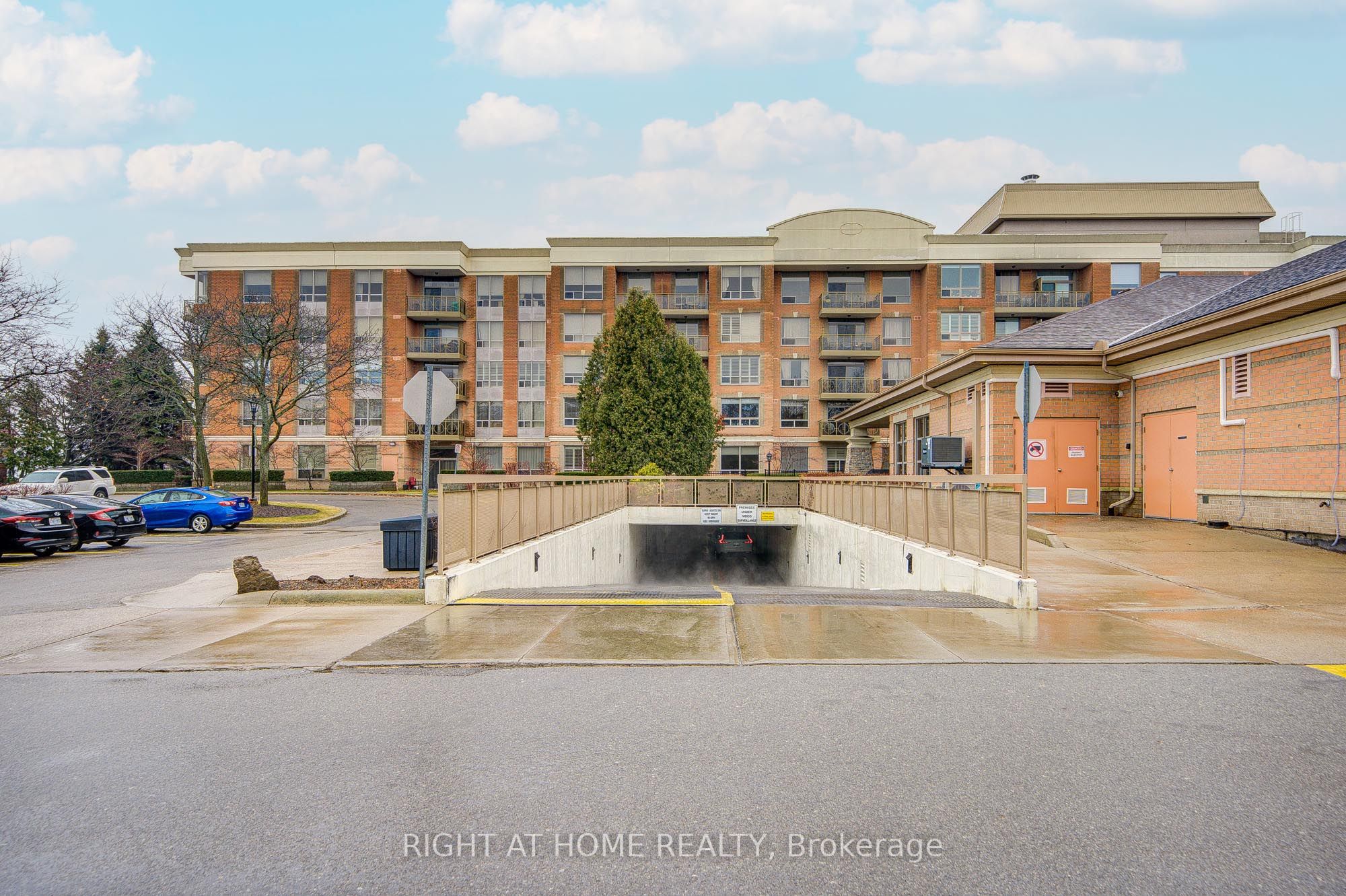 Additional image 4 of 2406-100 Burloak Drive, Burlington, ON, L7L 6P6