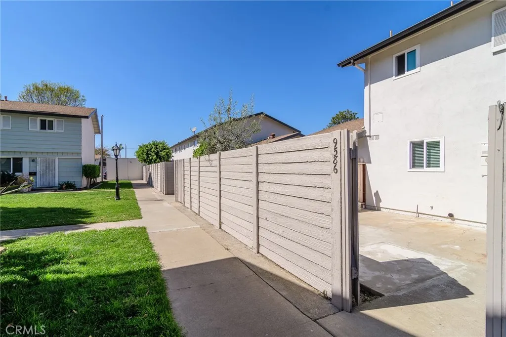 Additional image 17 of 9586 Cornwall Dr, Huntington Beach, CA 92646