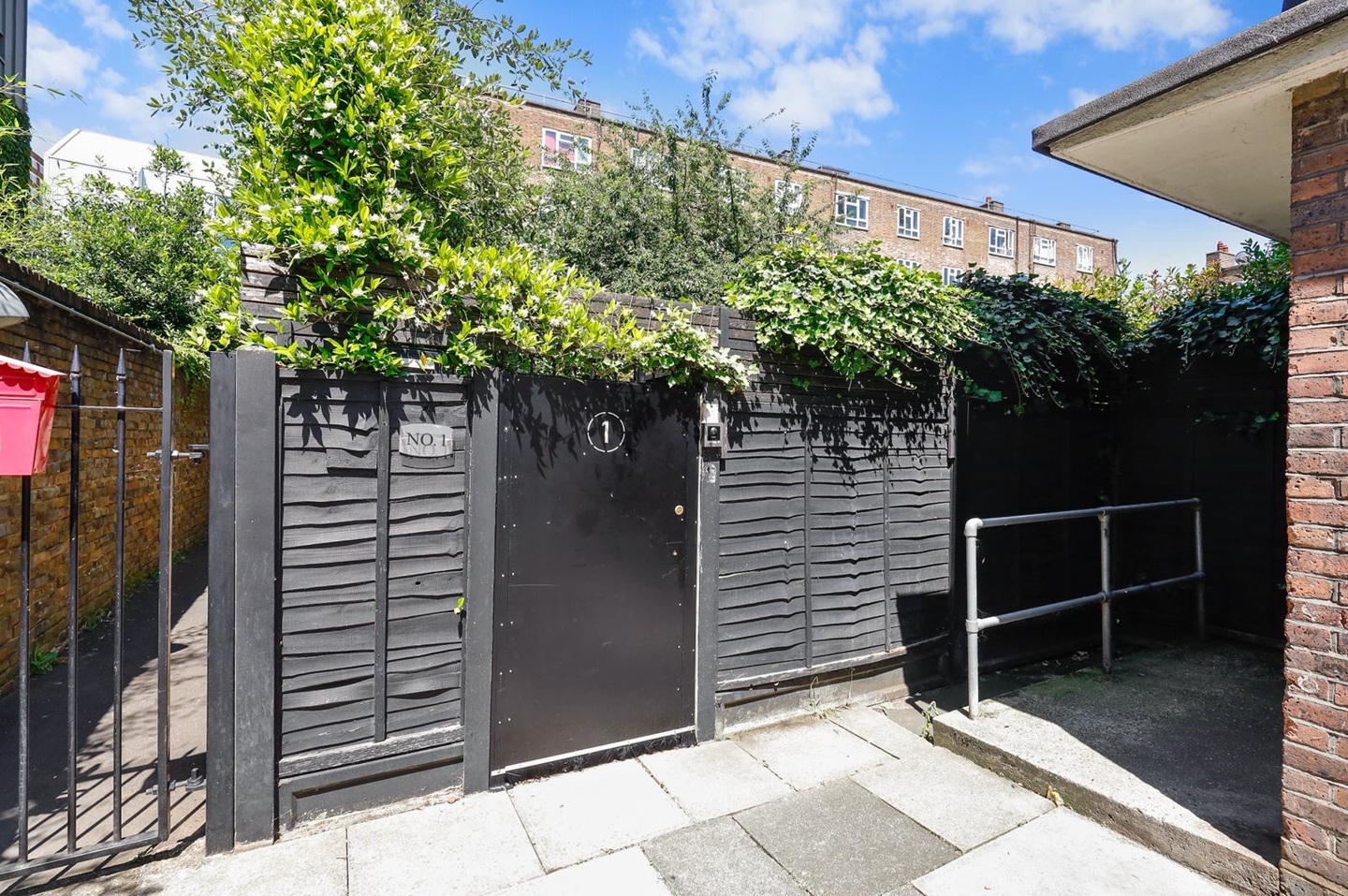 Additional image 2 of 3 Bed Flat, Winckworth Court, N1, N1 7GU