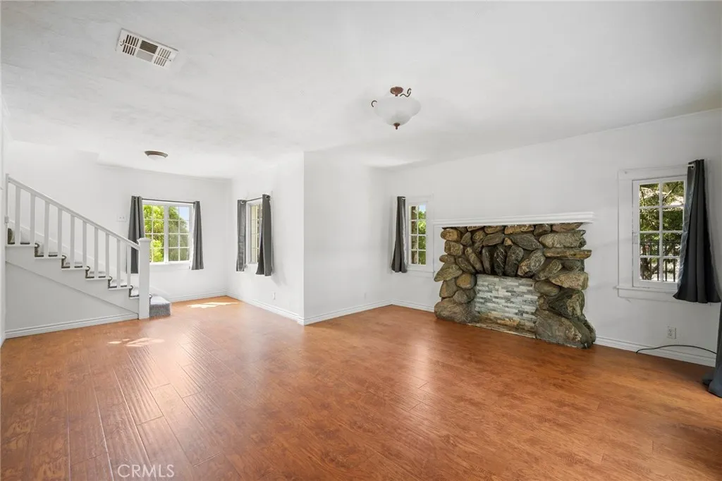 Additional image 49 of 2526 Foothill Boulevard, La Crescenta, CA 91214