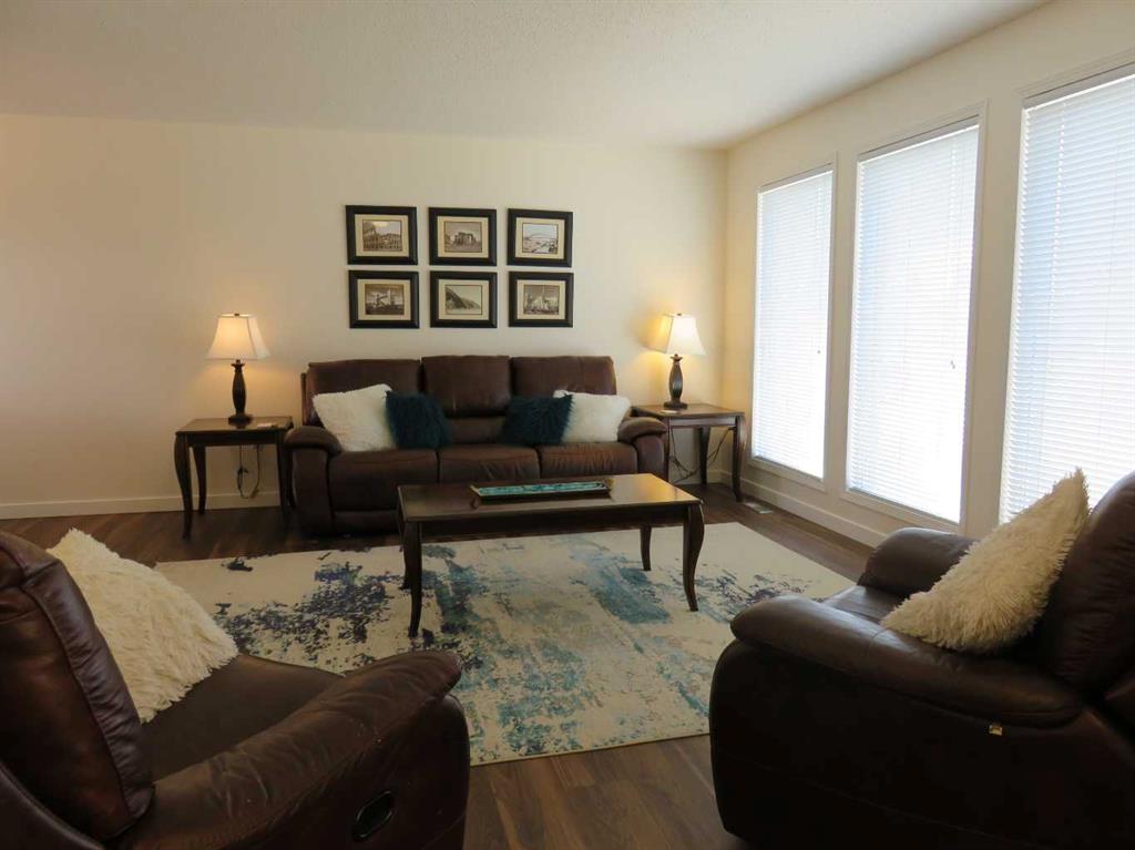 Additional image 4 of 70 Ross Glen Crescent SE, Medicine Hat, AB, T1B 1P4
