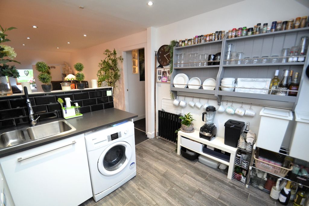 Additional image 9 of 2 bed flat for sale32 Hunterhill Road, Paisley, Renfrewshire PA2
