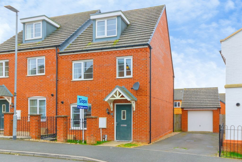 3 bed semi-detached house for saleHackness Road, Leicester LE5