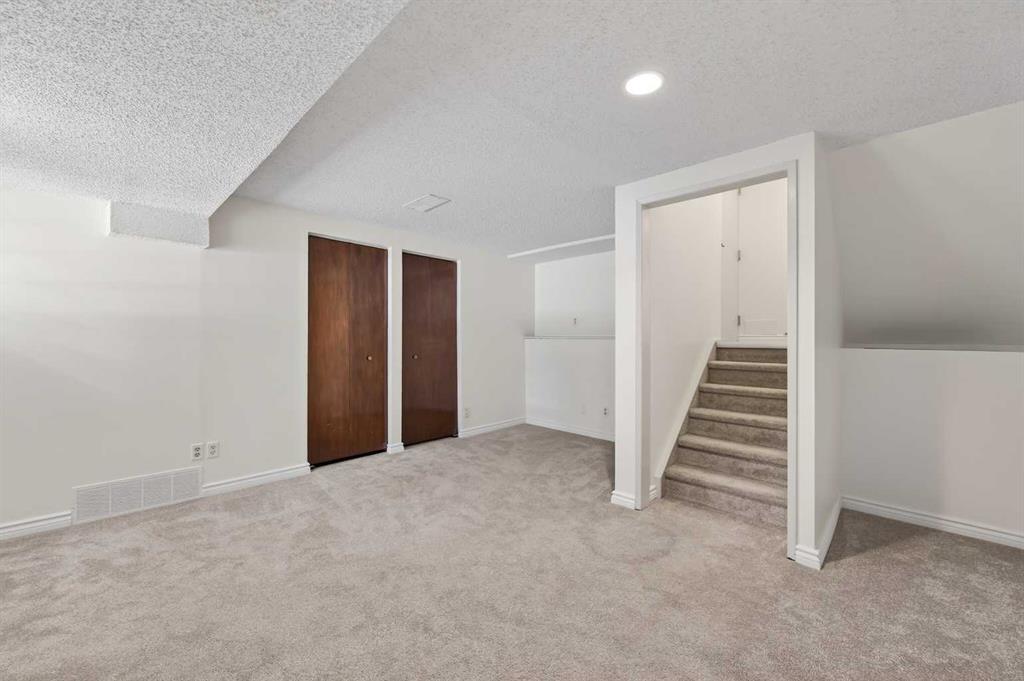 Additional image 6 of 14 Canterbury Gardens SW, Calgary, AB, T2W 2S9