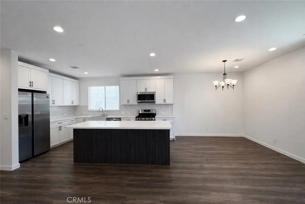 Additional image 3 of 7105 N Dylan Court, Reseda, CA 91335