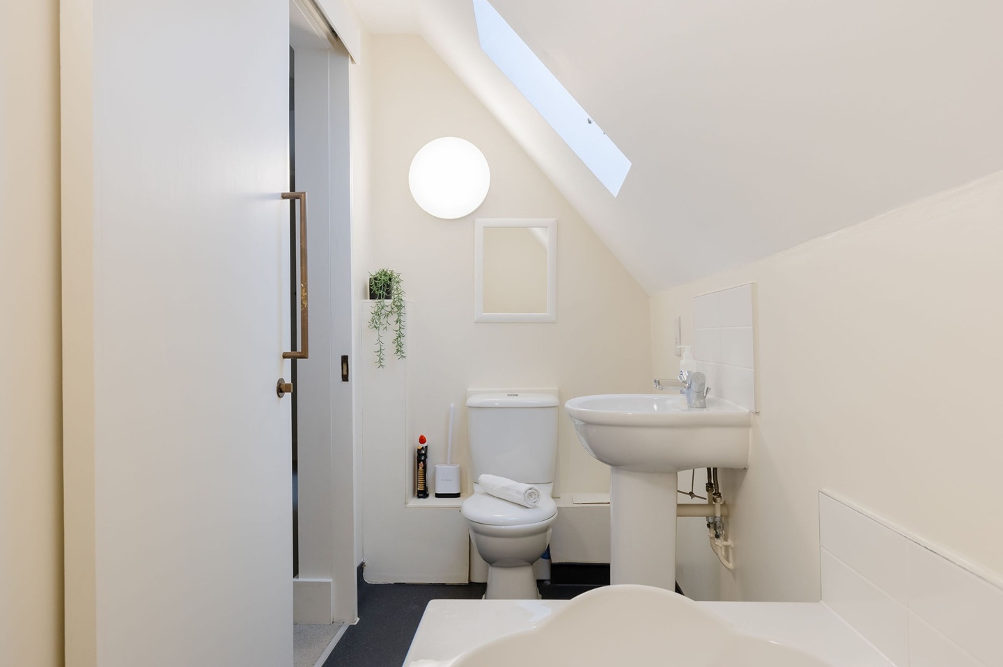 Additional image 5 of 2 Bed Flat, Commercial Street, E1, N1 7GU