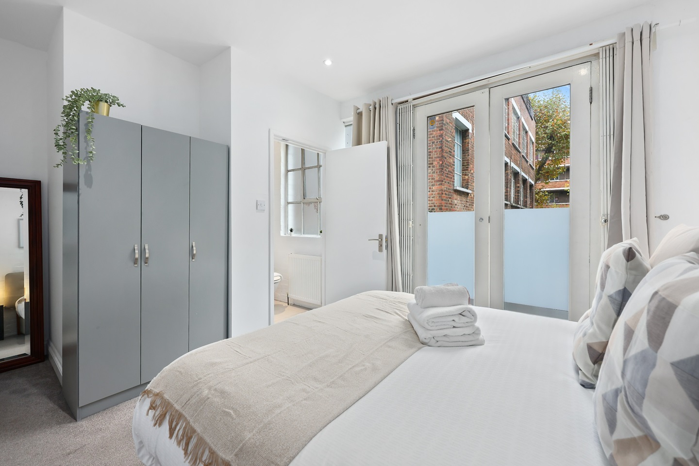 Additional image 6 of 2 Bed Flat, Fullwood's Mews, N1, N1 7GU