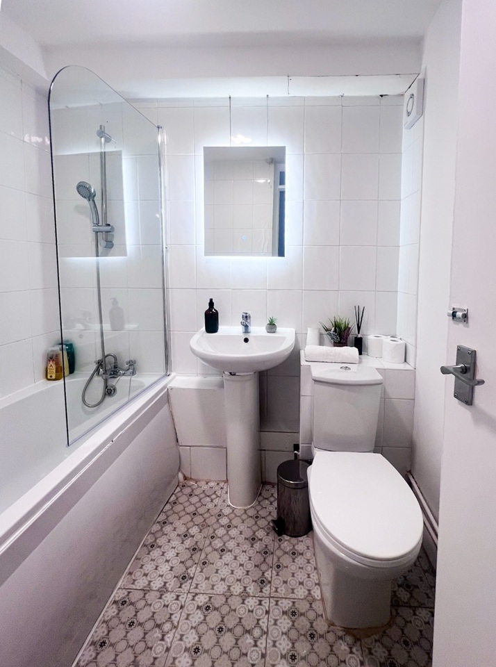 Additional image 19 of 3 Bed Flat, Oakshott Court, NW1, N1 7GU