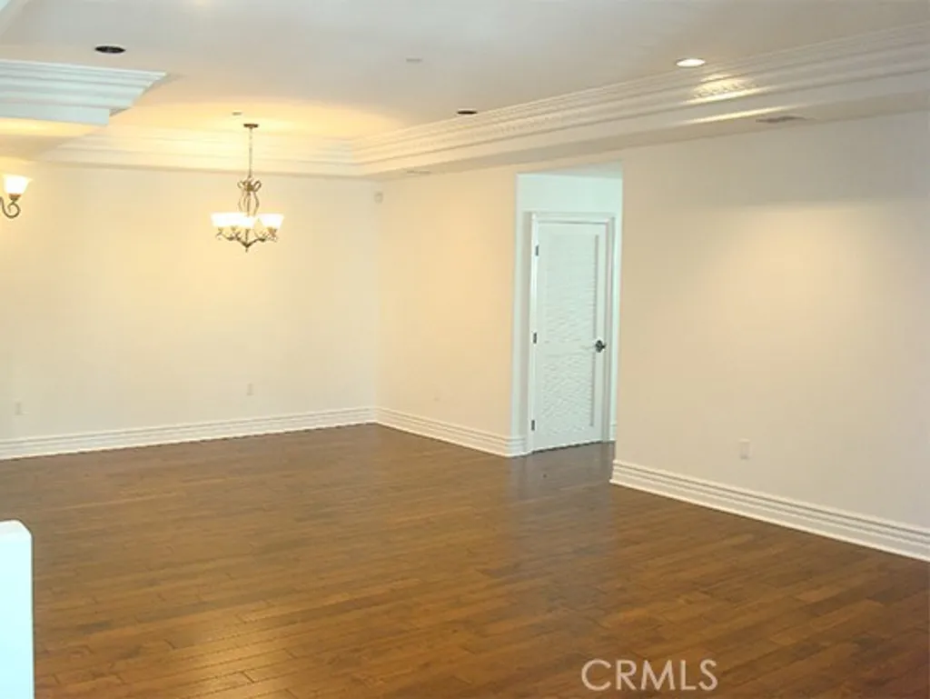 Additional image 6 of 10640 Woodbridge Street Unit PH2, Toluca Lake, CA 91602