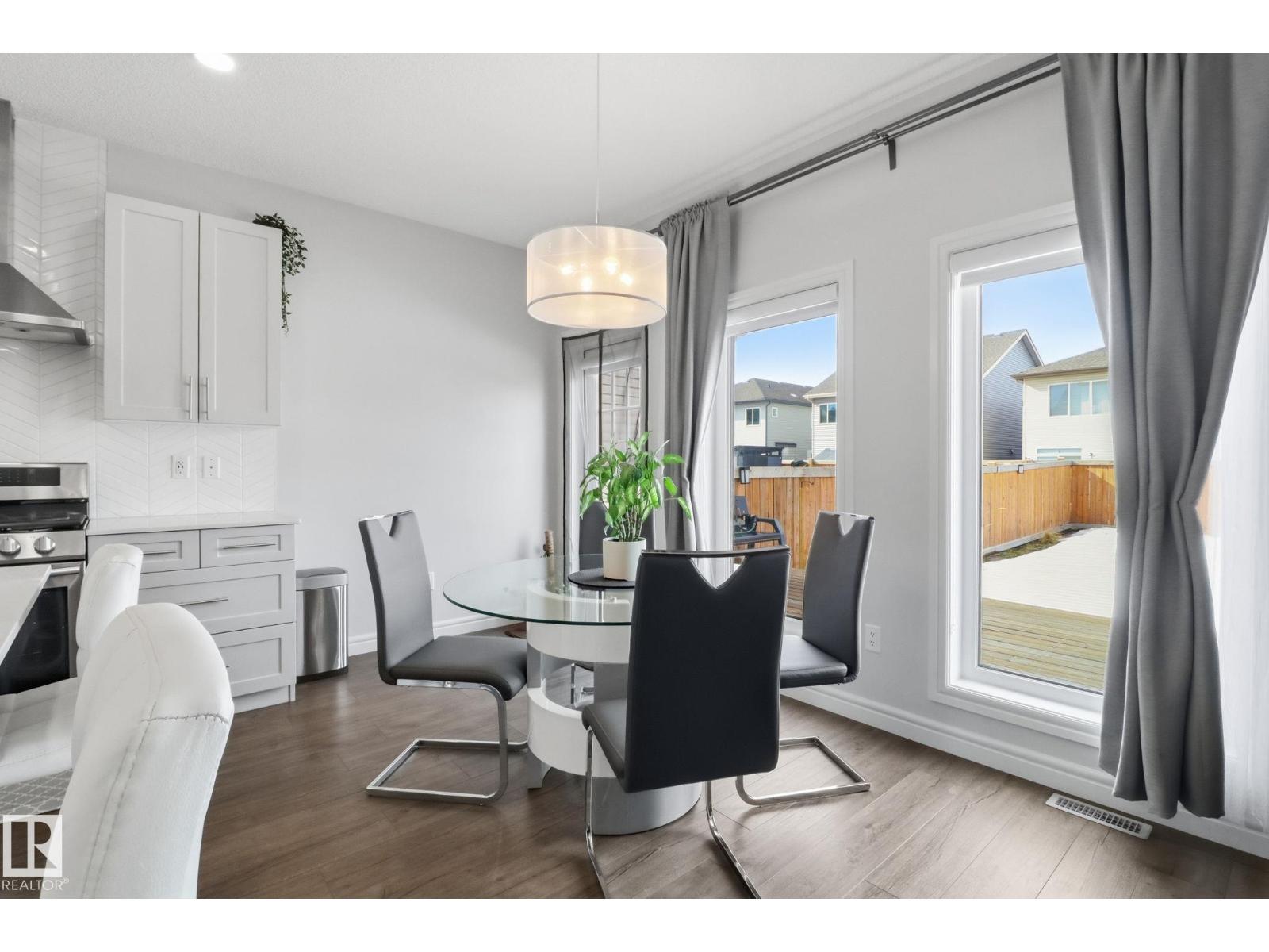 Additional image 3 of 812 176 Street SW, Edmonton, AB, T6W2X3