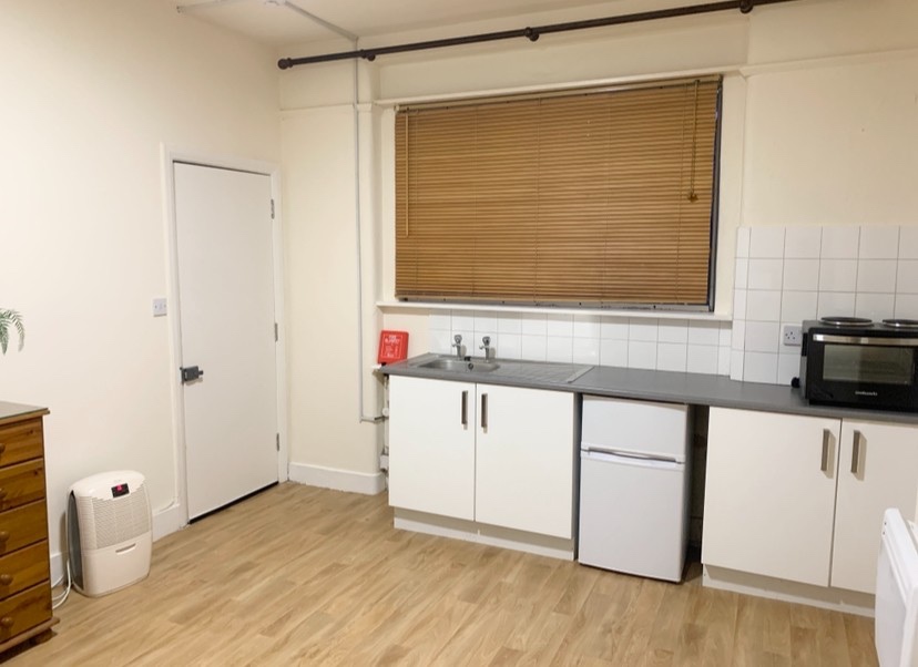 Additional image 8 of Bedsit, Claverton St, SW1V, N1 7GU