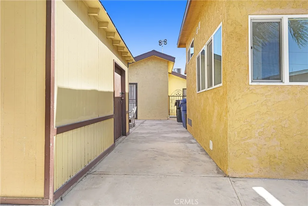 10529 S Truro Ave, Inglewood, CA 90304