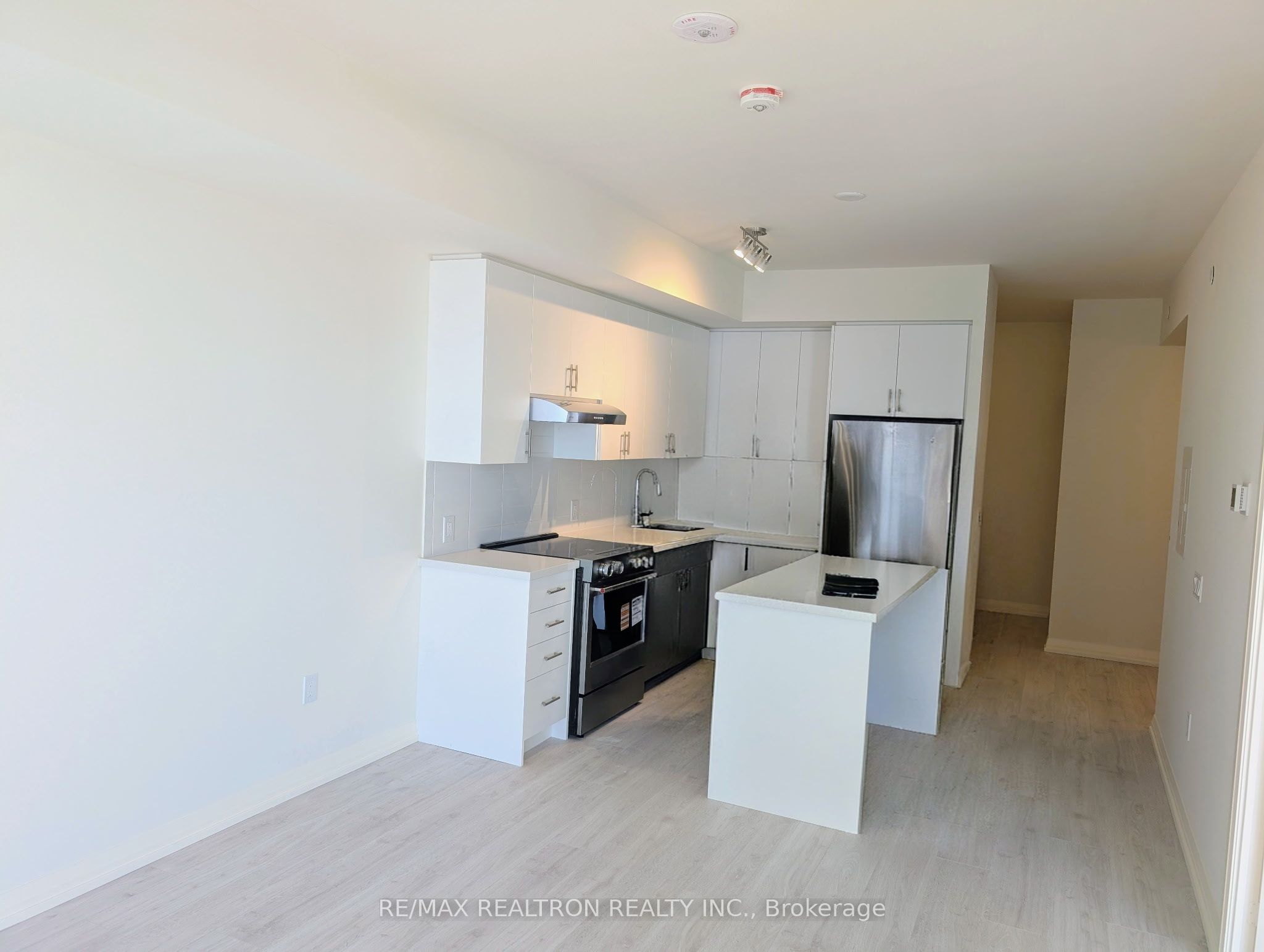 Additional image 5 of 2409-1010 Sandy Beach Road, Pickering, ON, L1W 3V9