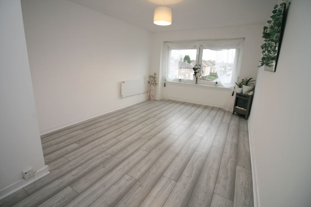 2 bed flat for saleDale Court, Wishaw ML2 photo 2