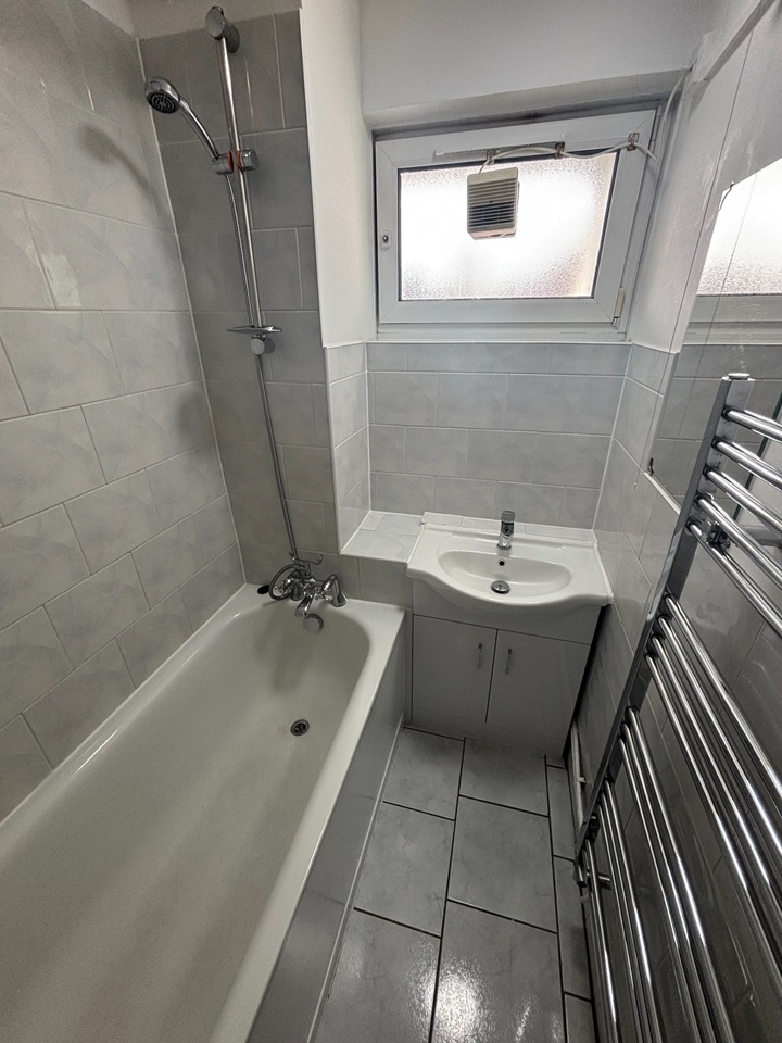 Additional image 18 of 2 Bed Flat, Waltham House, SW9, N1 7GU