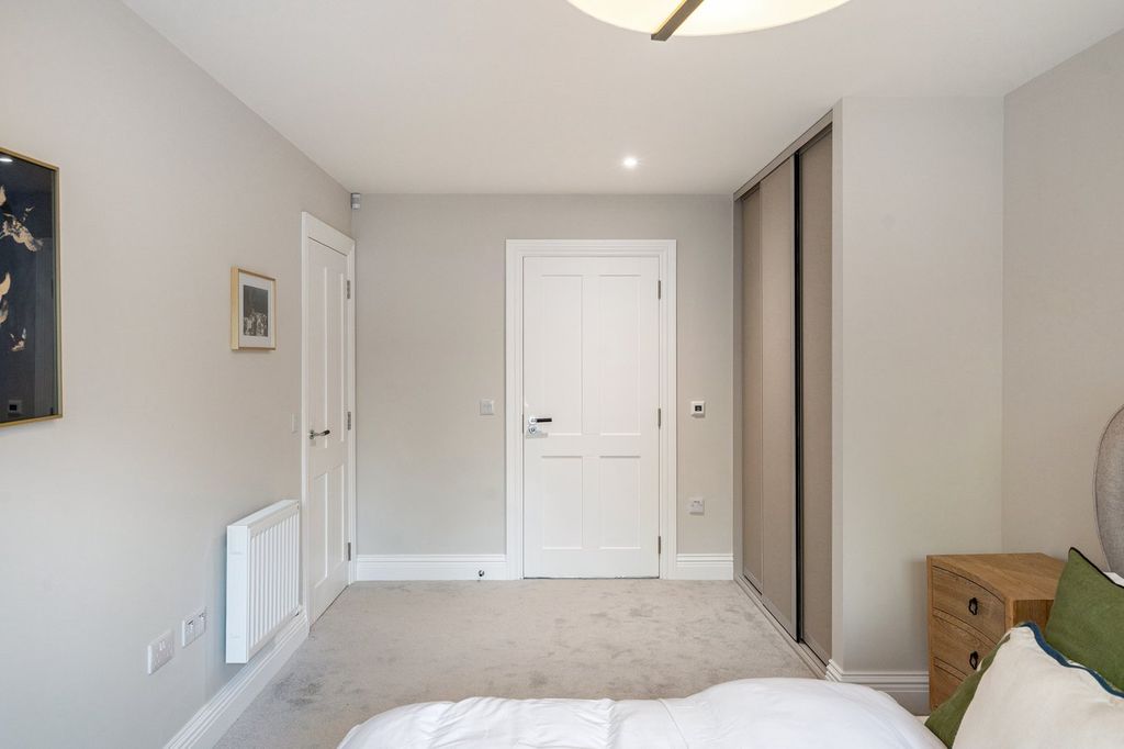 Additional image 15 of 3 bed flat for saleBower House, Arden Lawn, Stratford Road, Henley In Arden, Warwickshire B95