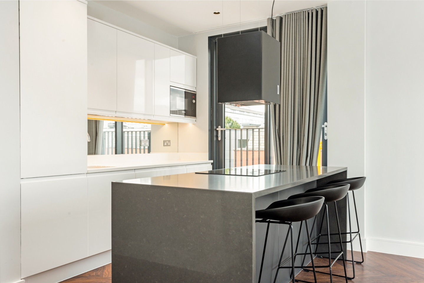 2 Bed Flat, Blackfriars Road, SE1, N1 7GU