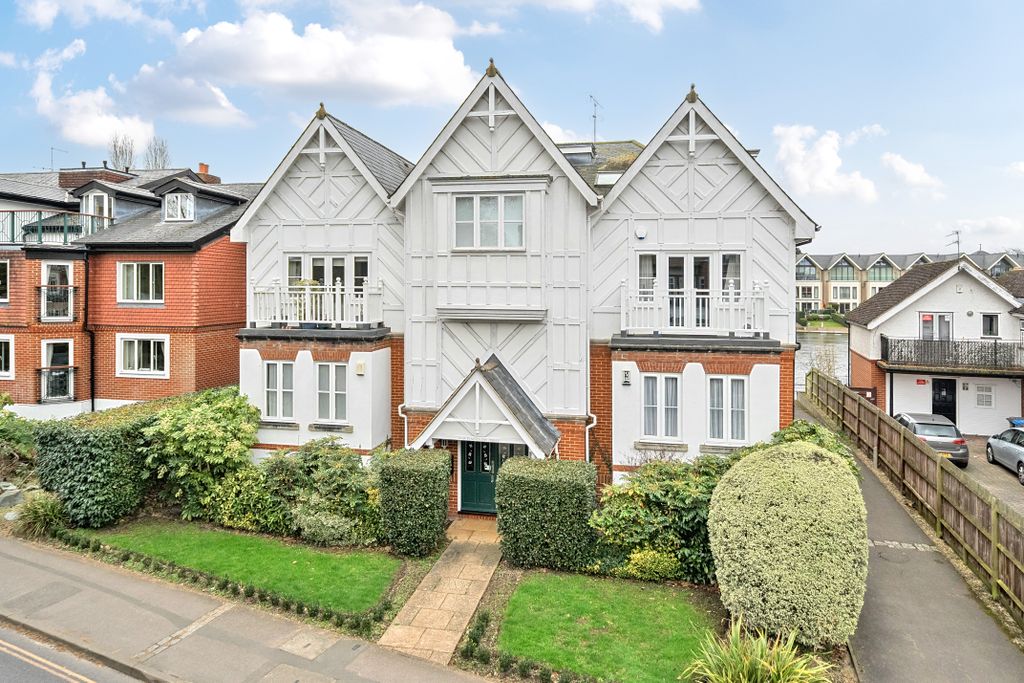 Additional image 3 of 2 bed flat for saleRay Mead Road, Maidenhead SL6