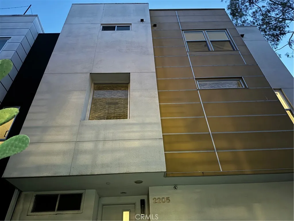 2205 Tom Mix, Los Angeles, CA 90026