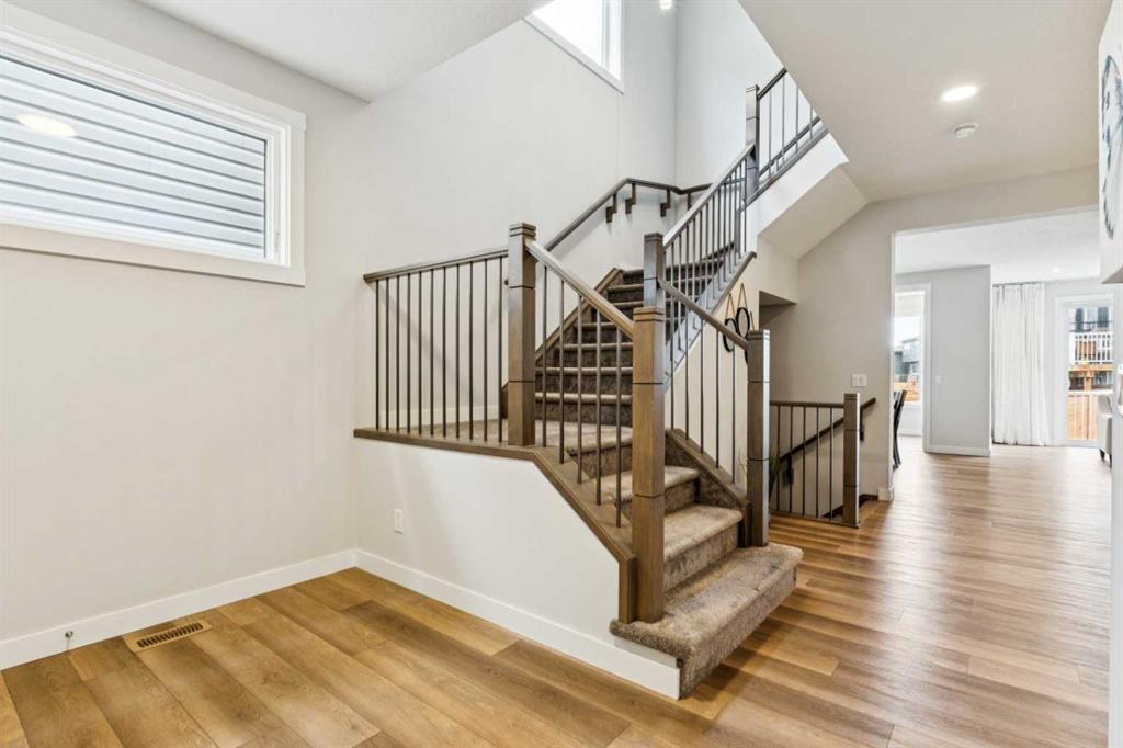Additional image 3 of 411 Rowley Way NW, Calgary, AB, T3L 0G5