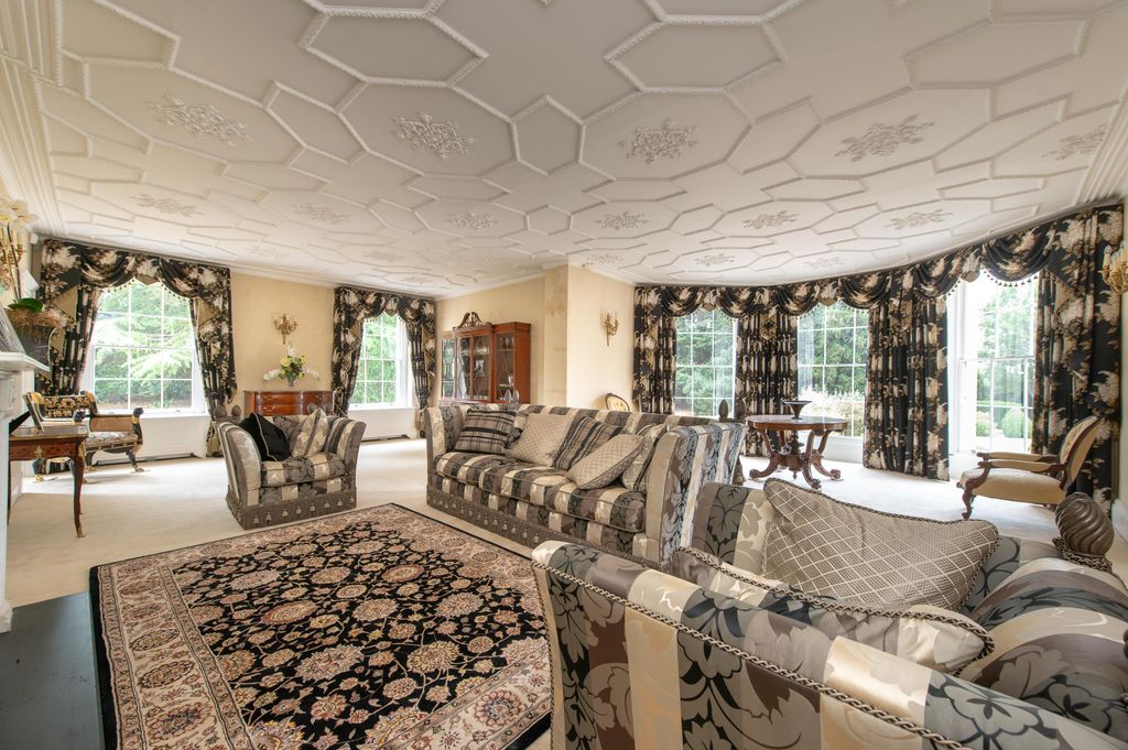 8 bed detached house for saleWasperton, Warwick, Warwickshire CV35 photo 3