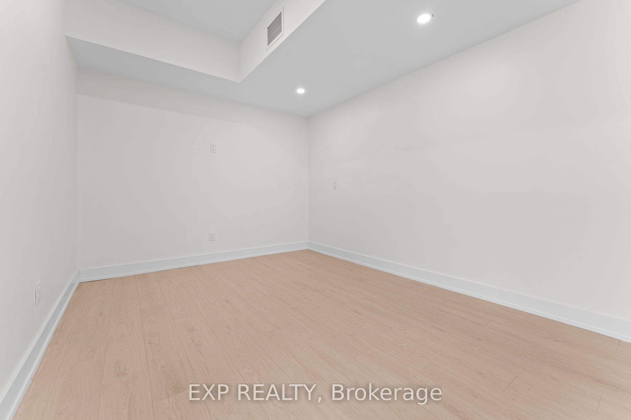 Additional image 4 of Unit #2-1558 Queen Street E, Toronto, ON, M4L 1E8