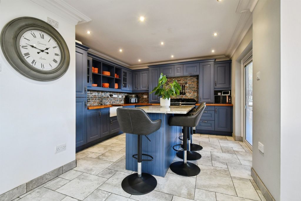 Additional image 7 of 4 bed detached house for saleThe Oaks, Quakers Yard, Treharris CF46
