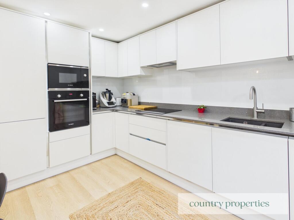 Additional image 5 of Woodhall Court, Welwyn Garden City, AL7