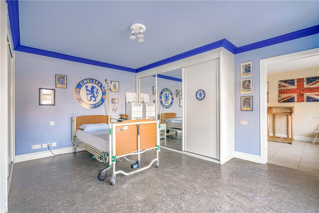 Additional image 11 of 6 bed flat for saleEynsham Road, Oxford, Oxfordshire OX2