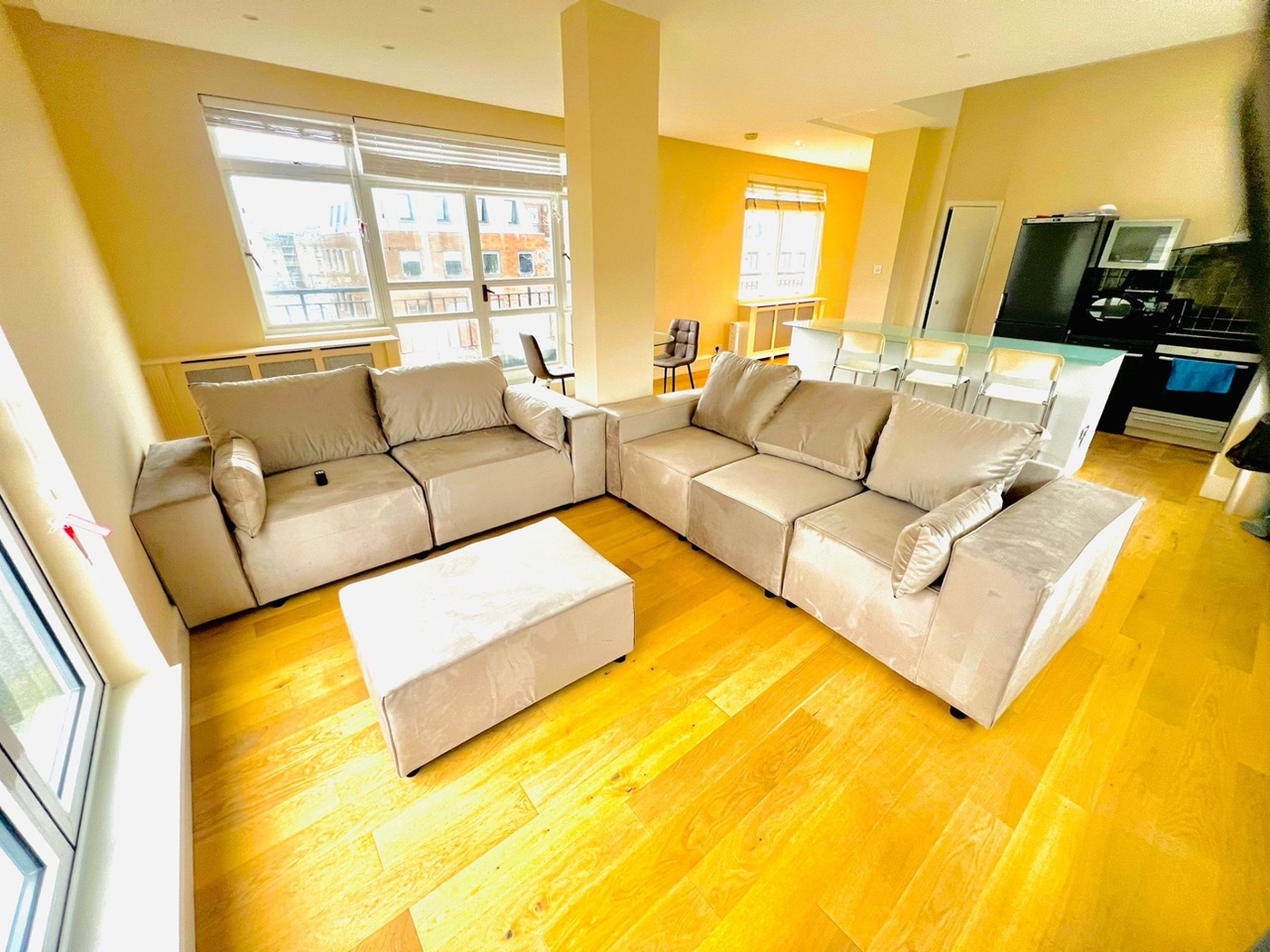 3 Bed Flat, Derwent House, SW7, N1 7GU