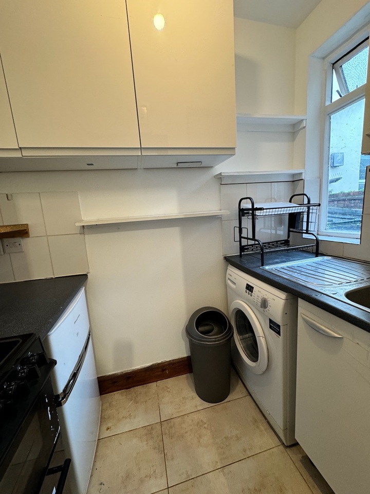 Additional image 15 of 1 Bed Flat, Camden High Street, NW1, N1 7GU