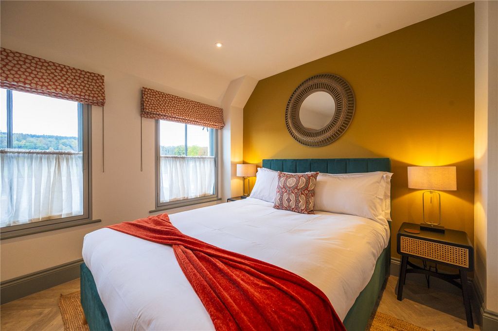 Additional image 14 of 2 bed flat for saleThameside, Henley-On-Thames, Oxfordshire RG9