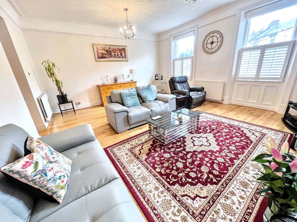 2 bed flat for saleCastle Square, Morpeth NE61 photo 5