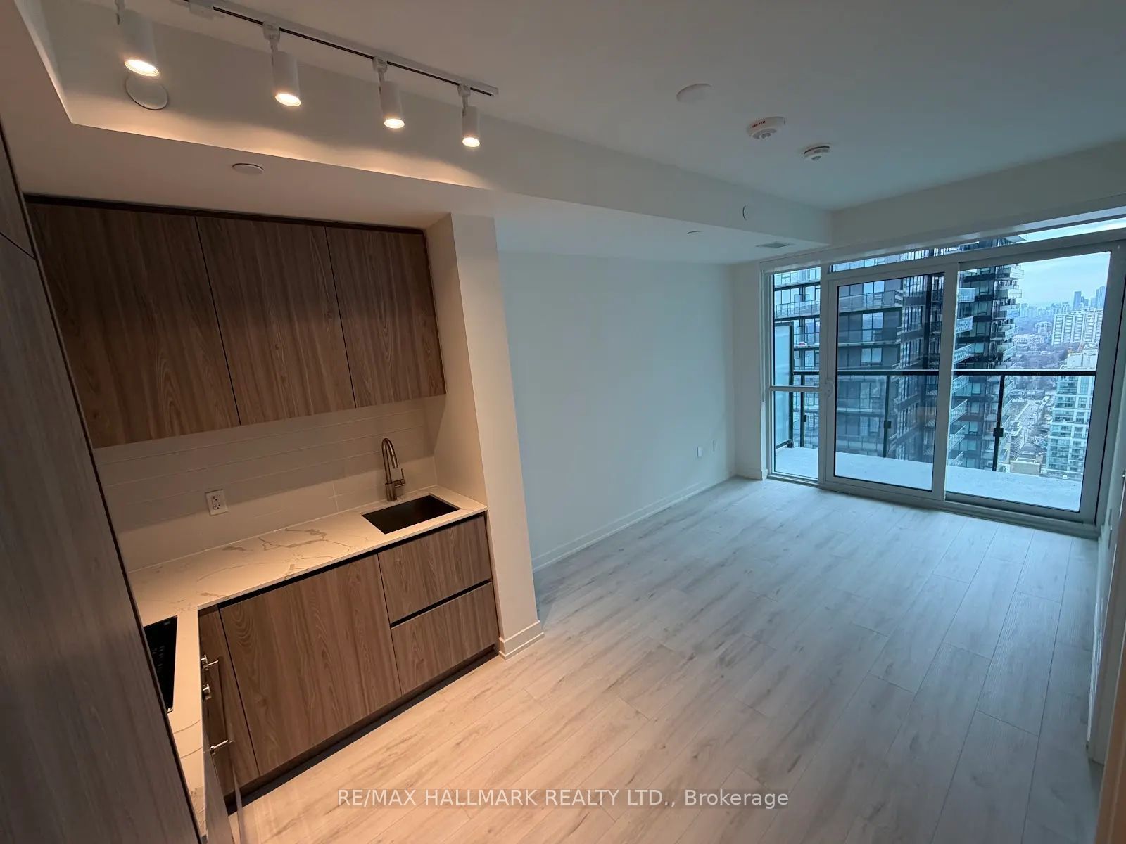 Additional image 5 of 3101 - 110 Broadway Avenue